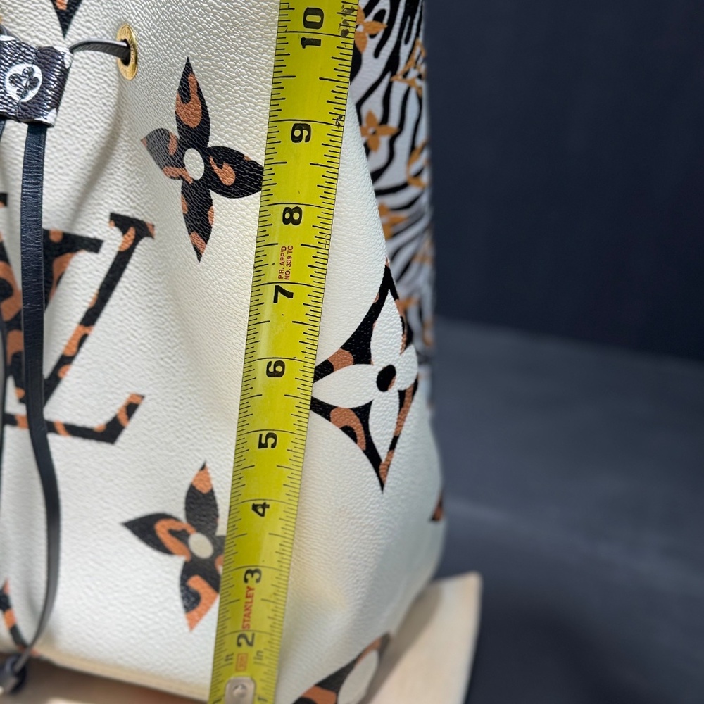 ❌SOLD❌Louis Vuitton Limited Edition NeoNoe Giant Shoulder Jungle Bucket Bag~EUC - Picture 11 of 11